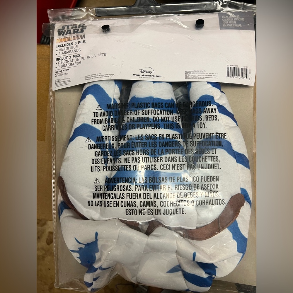 Star Wars The Mandalorian Ahsoka Tano Costume Kit Headpiece And Sleeves NWT - Picture 2 of 2